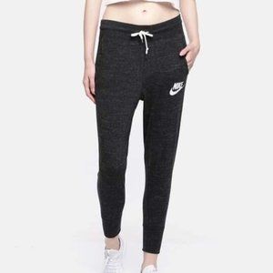 Nike Women Sportswear Capri Joggers- Size M